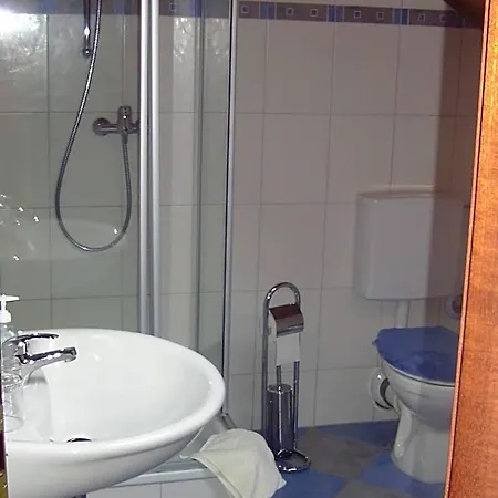 Alte Schreinerei-auberge Harlekin Szálloda